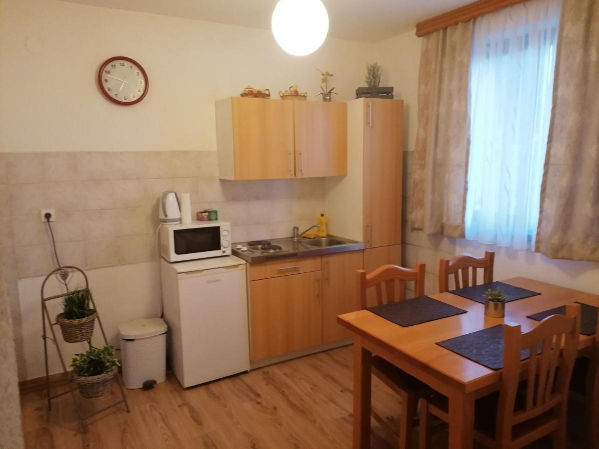 Apartment And Rooms Nevenka Poljanak Esterno foto